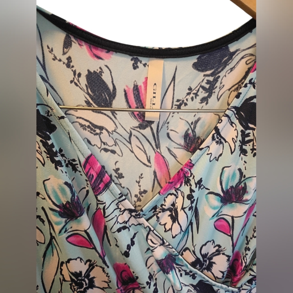 Gilli Floral Pattern Lightweight Mid Thigh Length Dress Size Small - Picture 2 of 3